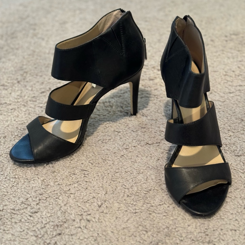 INC Black Pumps